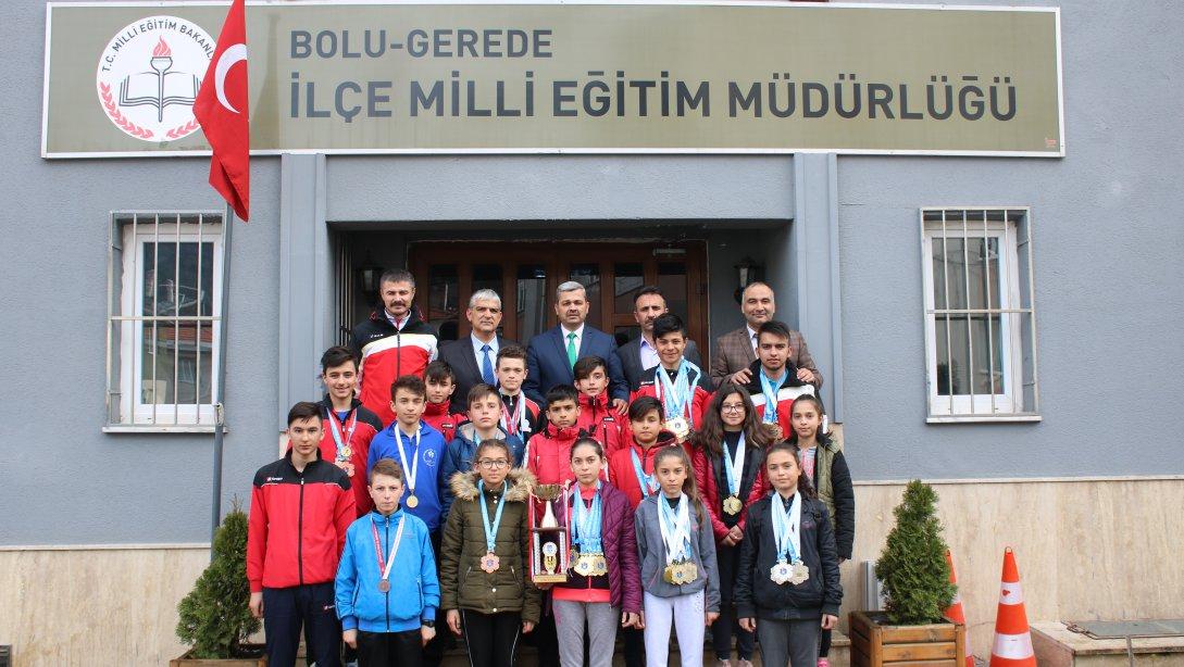 Milli Eğitim Müdürümüz Sayın Erkan ÇETİN, Türkiye Şampiyonlarımızı Ağırladı