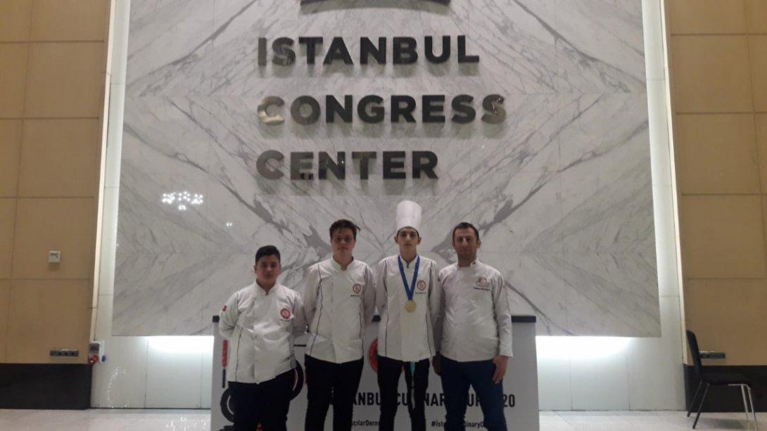 İlçemiz Esentepe Aşçılık Mesleki ve Teknik Anadolu Lisesi'nden Altın Madalya